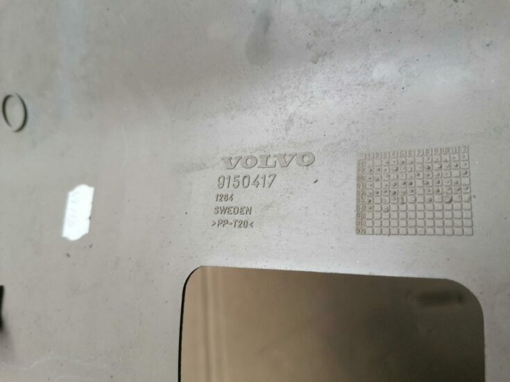 Mērinstrumentu paneļa apakšēja apdare priekš VOLVO S80 2004