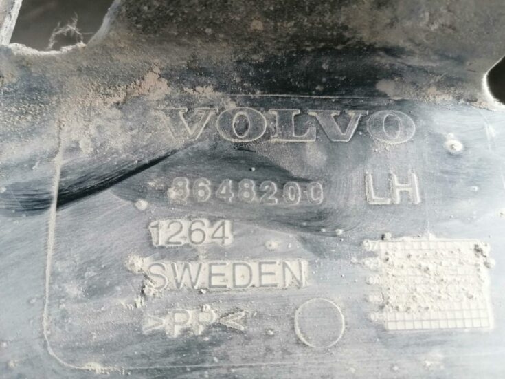 Priekšējais kreisais paspārns priekš VOLVO S80 2004
