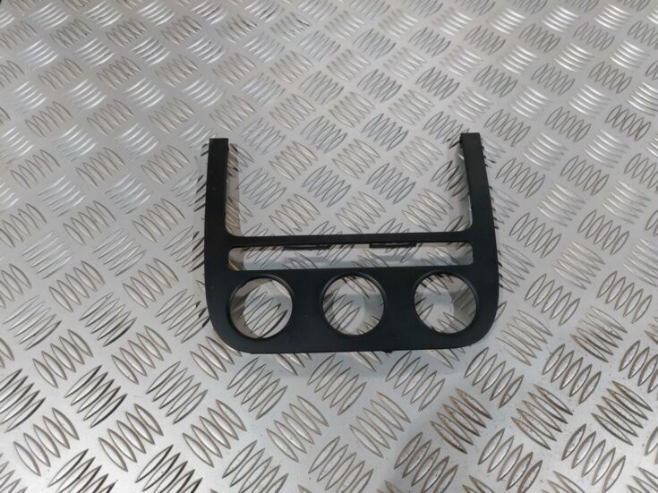 Mērinstrumentu paneļa dekoratīvais rāmis priekš VW JETTA 2008