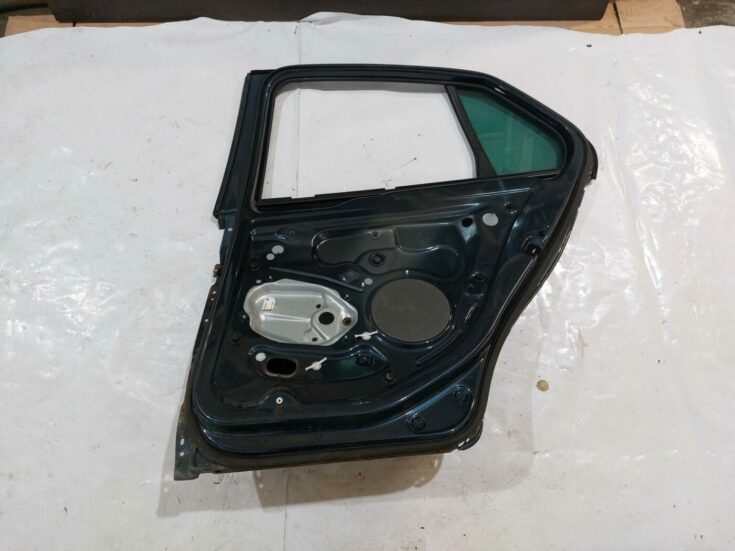 Aizmugurējās labās durvis priekš VW JETTA 2008