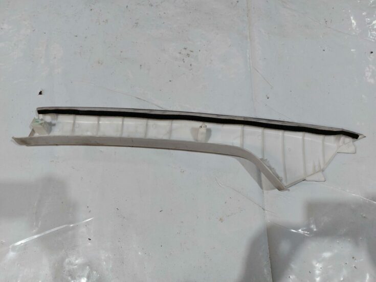 Priekšējas salona statnes apdare priekš TOYOTA COROLLA VERSO 2006