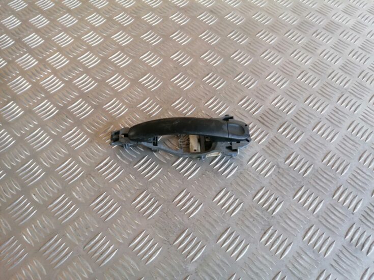 Priekšējo labo durvju rokturis priekš VW GOLF PLUS 2005-2013 1K0837886