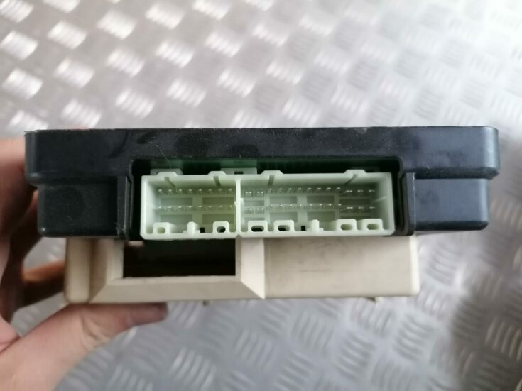 Drošinātāju bloks priekš CHRYSLER SEBRING 2006