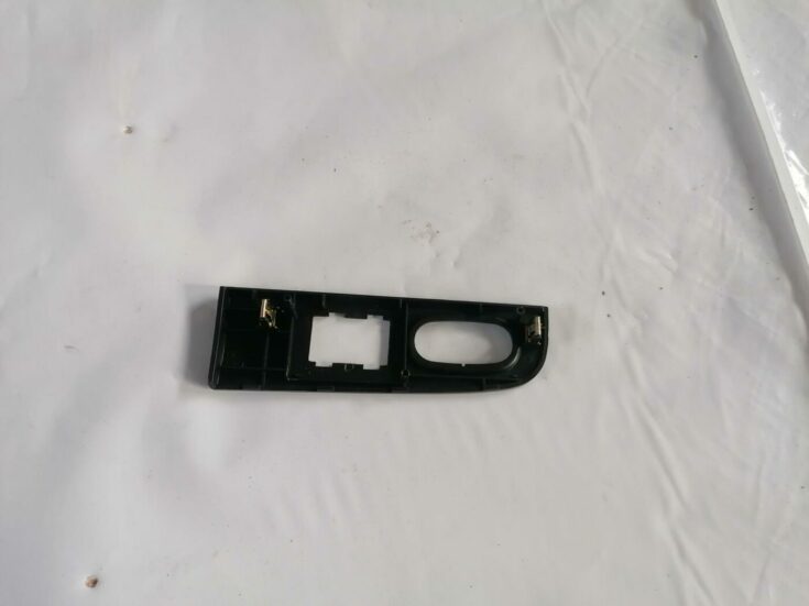 Mērinstrumentu paneļa dekoratīvā uzlika priekš CHRYSLER SEBRING 2006