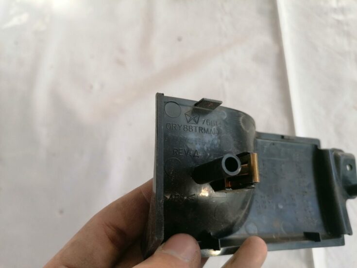 Mērinstrumentu paneļa dekoratīvā uzlika priekš CHRYSLER SEBRING 2006