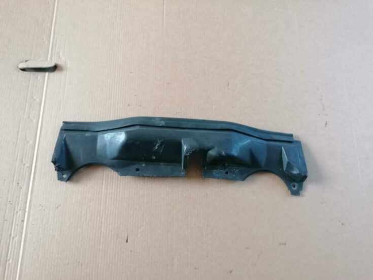 Dzinēja nodalījuma plastmasa priekš BMW 530D E39 2001 TOURING