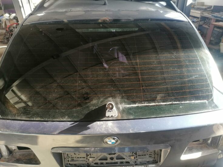 Aizmugures stikls priekš BMW 530D E39 2001 TOURING