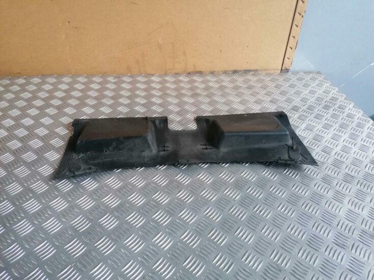 Radiatoru augšēja uzlika priekš FORD MONDEO 2007
