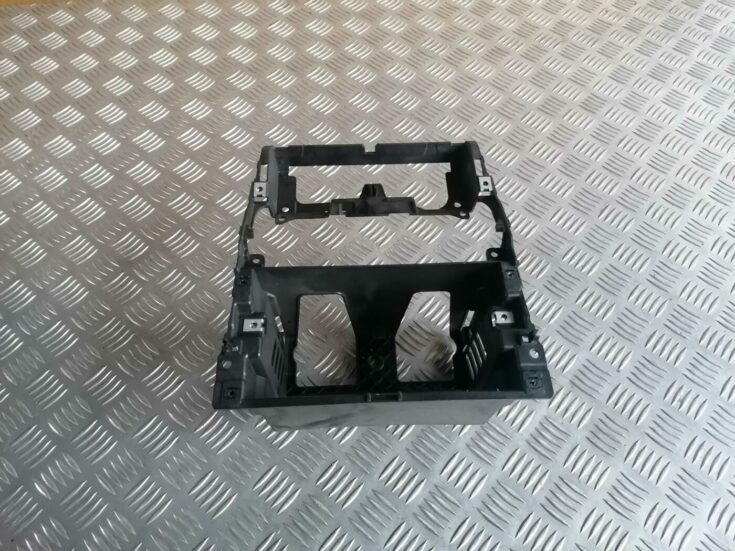 Salona plastmasa priekš FORD MONDEO 2007