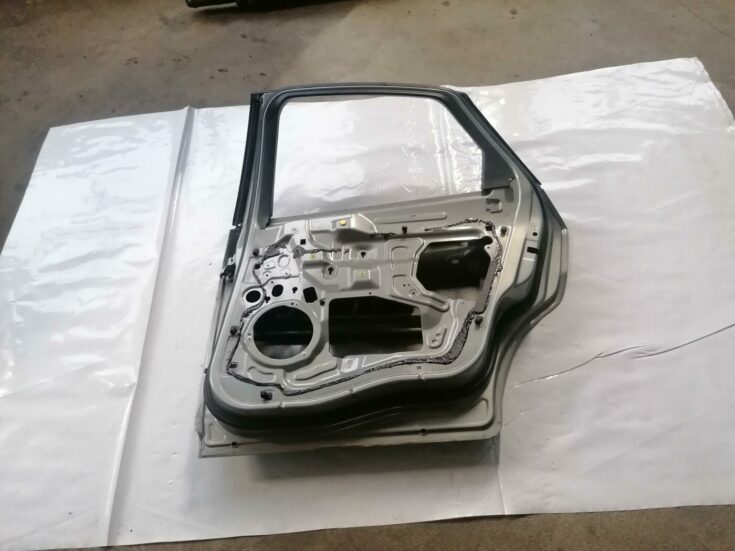 Aizmugurējās labās durvis priekš FORD MONDEO 2007