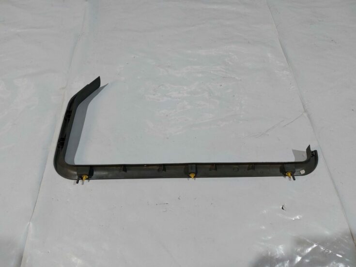 Durvju stikla moldings priekš CHRYSLER VOYAGER 2006