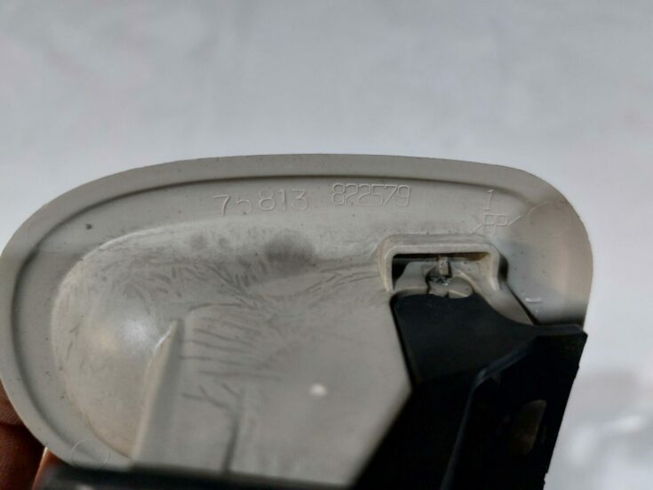 Kravas stiprināšanas eņģe bagāžniekā priekš CHRYSLER VOYAGER 2006