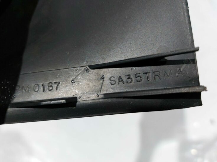 Stūres statnes putekļu aizsargs (salonā) priekš CHRYSLER VOYAGER 2006