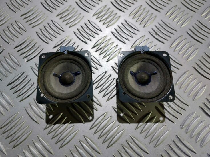 Mērinstrumentu paneļa skaļrunis priekš CHRYSLER VOYAGER 2006