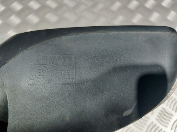Ārējais spogulis, pa labi priekš RENAULT LAGUNA 2011