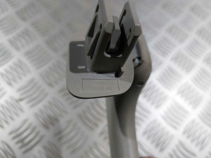Salona rokturis griestos priekš RENAULT LAGUNA 2011