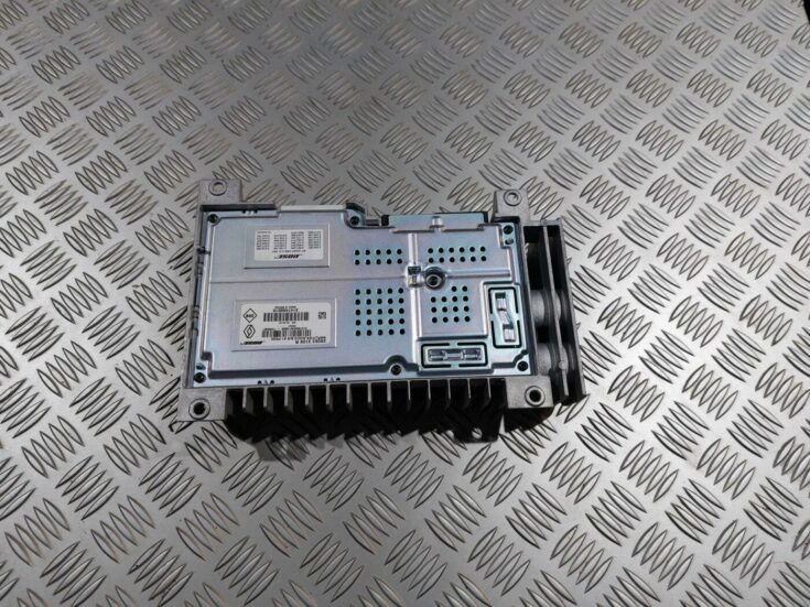 Audio pastiprinātāja bloks priekš RENAULT LAGUNA 2011