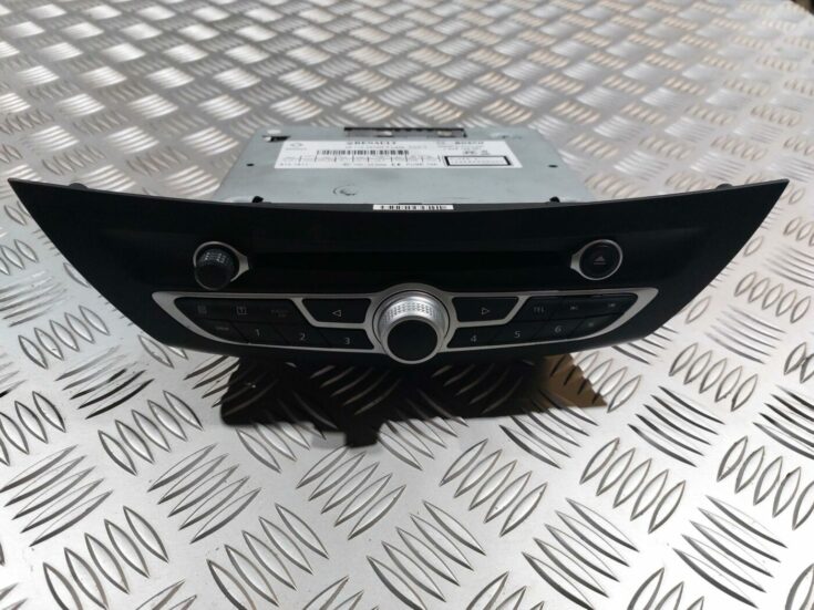Automašīnas radio priekš RENAULT LAGUNA 2011