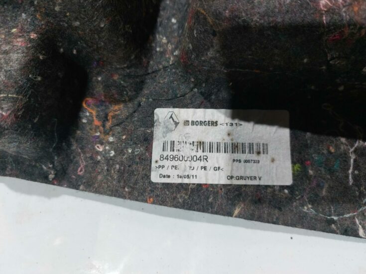 Bagāžnieka nodalījuma paliktnis priekš RENAULT LAGUNA 2011