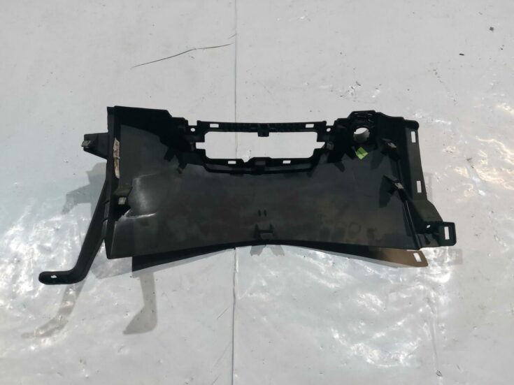Mērinstrumentu paneļa apdare (zem stūres) priekš RENAULT LAGUNA 2011
