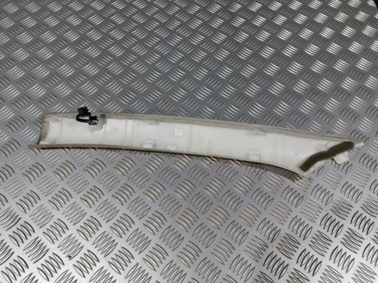 Priekšējas salona statnes apdare priekš RENAULT LAGUNA 2011