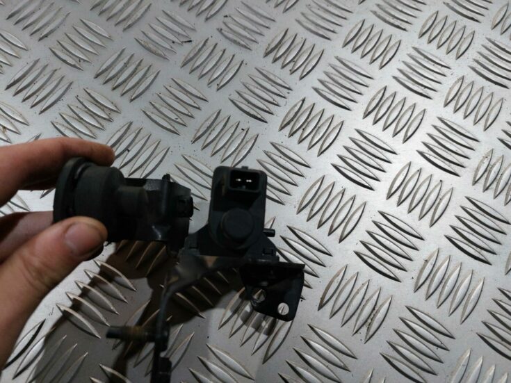 Paaugstinājuma spiediena sensors priekš RENAULT LAGUNA 2011