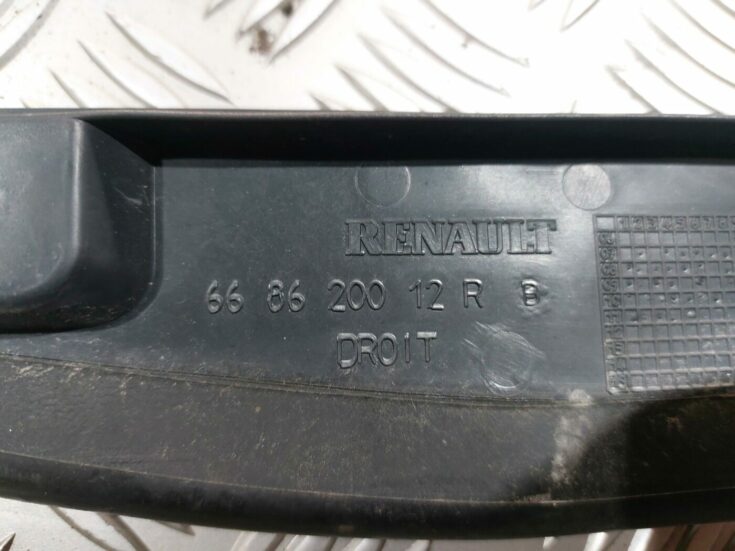Priekšēja spārna uzlika/moldings priekš RENAULT LAGUNA 2011