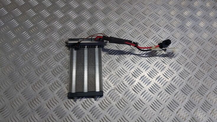 Papildus autonoma elektriskais sildītājs priekš VOLVO S40 2004 Black