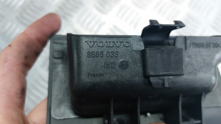 Pelnu trauks priekš VOLVO S40 2004 Black