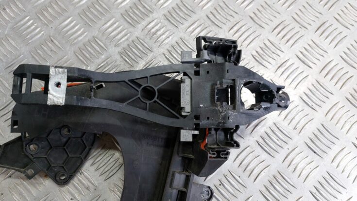 Aizmugurējais kreisais durvju rokturis priekš VOLVO S40 2004 Black