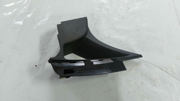 Aizmugurējas salona statnes apdare priekš VOLVO S40 2004 Black