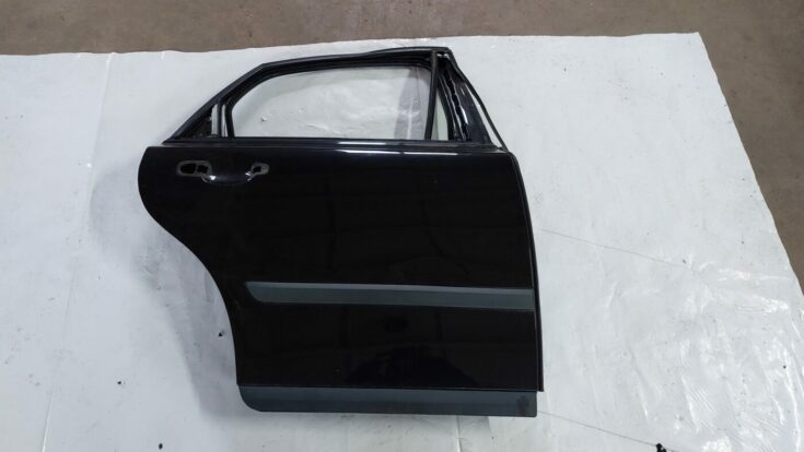Aizmugurējās labās durvis priekš VOLVO S40 2004 Black
