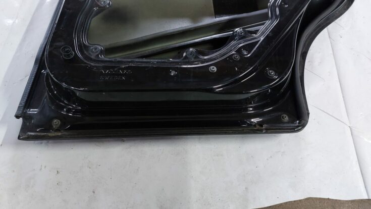 Aizmugurējās labās durvis priekš VOLVO S40 2004 Black