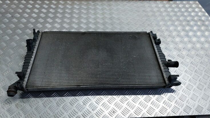 Dzesēšanas radiators priekš VOLVO S40 2004 Black