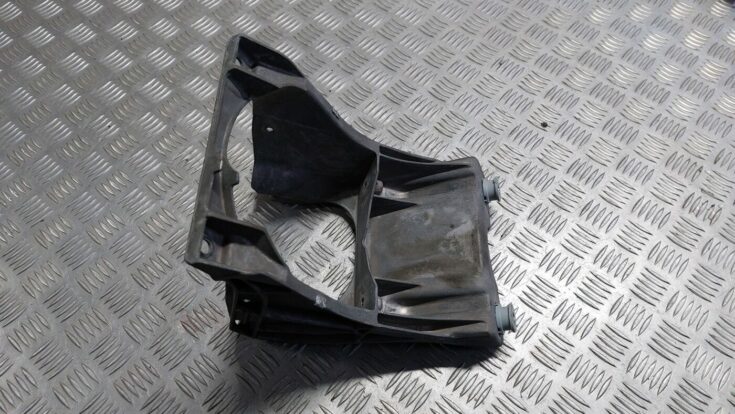 Stūres iekšējais stiprinājums priekš VOLVO S40 2004 Black