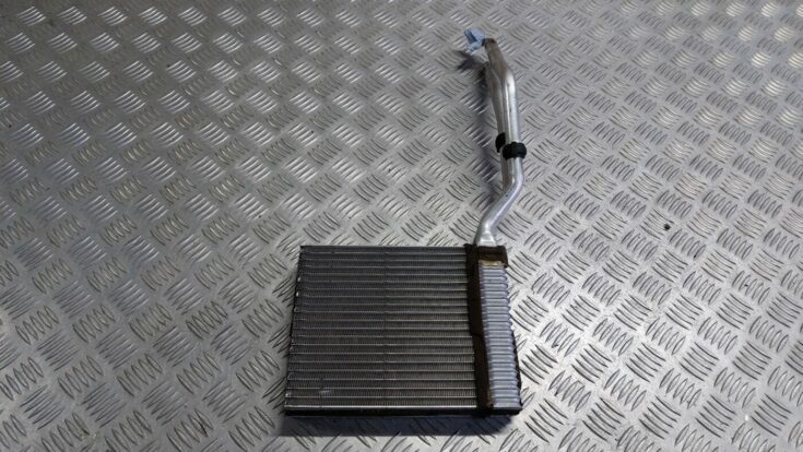 Apsildes sistēmas radiators priekš VOLVO S40 2004 Black