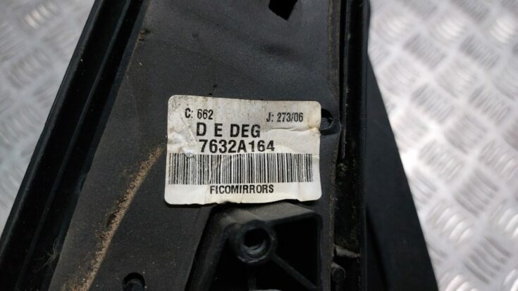 Ārējais spogulis, pa labi priekš MITSUBISHI COLT 2007