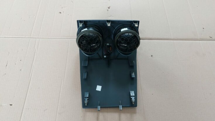 Mērinstrumentu paneļa gaisa vads, centrā priekš MITSUBISHI COLT 2007