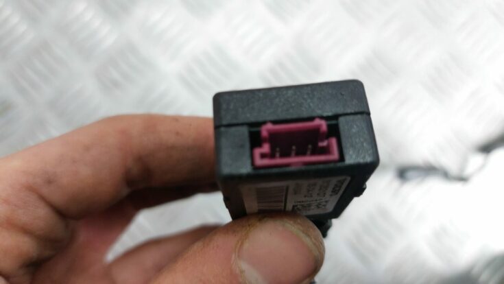 Antenas pastiprinātāja bloks priekš VOLVO V60 2012