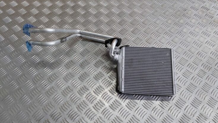 Apsildes sistēmas radiators priekš VOLVO V60 2012