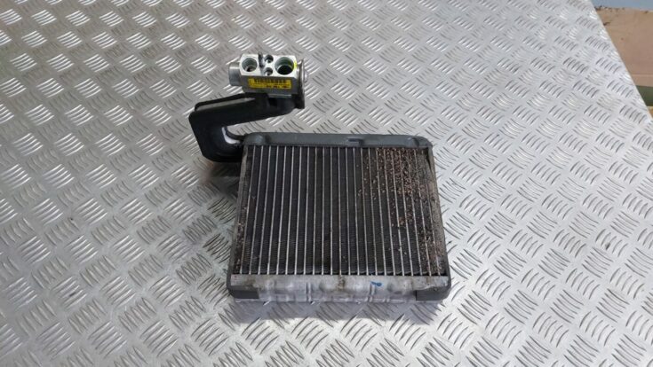 Gaisa kondicionēšanas radiators salonā priekš VOLVO V60 2012