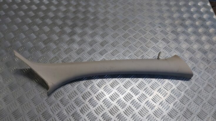 Priekšējas salona statnes apdare priekš VOLVO V60 2012
