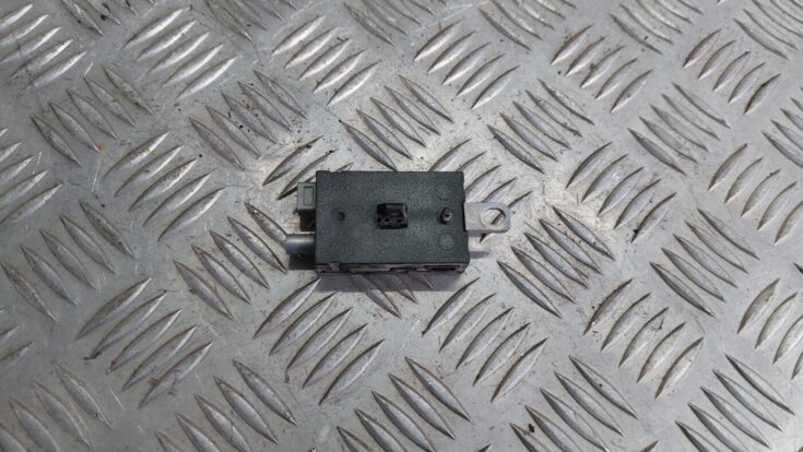 Antenas pastiprinātāja bloks priekš VOLVO V60 2012
