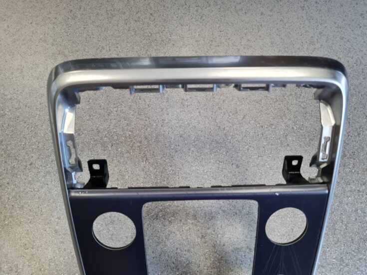 Centrālās konsoles dekoratīvais rāmis priekš VOLVO V60 2012