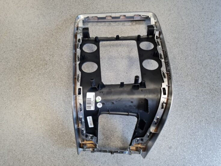 Centrālās konsoles dekoratīvais rāmis priekš VOLVO V60 2012