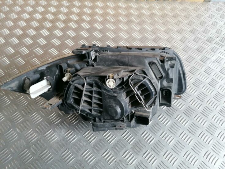 Priekšējais kreisais lukturis priekš BMW 123 E87 2008 BLACK
