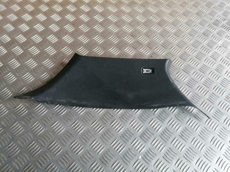 Aizmugurējas salona statnes apdare priekš BMW 123 E87 2008 BLACK
