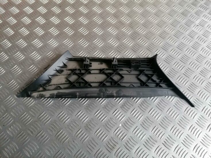 Aizmugurējas salona statnes apdare priekš BMW 123 E87 2008 BLACK