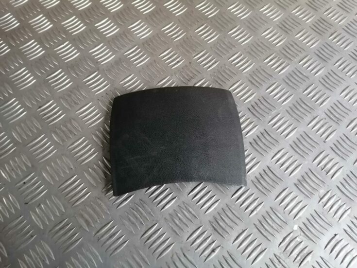Centrālās konsoles nodalījuma žalūzija/vāciņš priekš BMW 123 E87 2008 BLACK