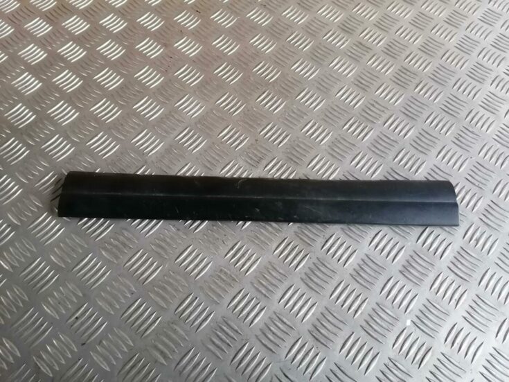 Sliekšņa priekšēja kreisa uzlika (salonā) priekš BMW 123 E87 2008 BLACK